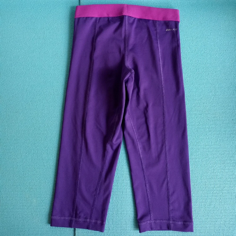 Nike PRO DRI-FIT Sport Capri leggings Size XS